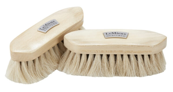 LeMieux Heritage Soft Finishing Brush bestellen? Via Paardensportwebshop.nl